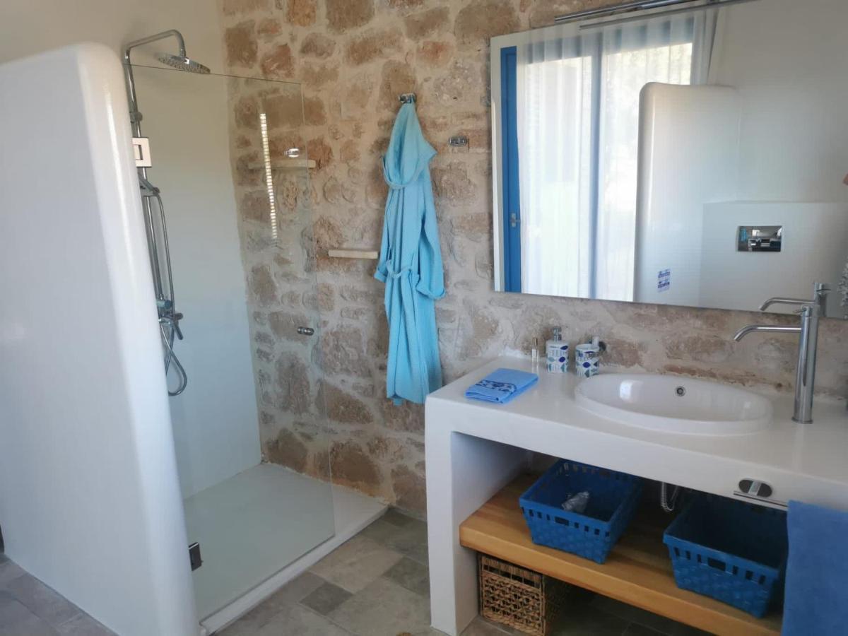 Villa Bravo Karpathos Bagian luar foto